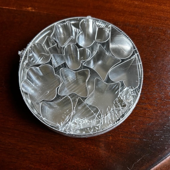 Vintage Ateco #4848 Aspic or Jelly Cookie Cutter Set of 12 in Tin. NWT - Picture 2 of 2